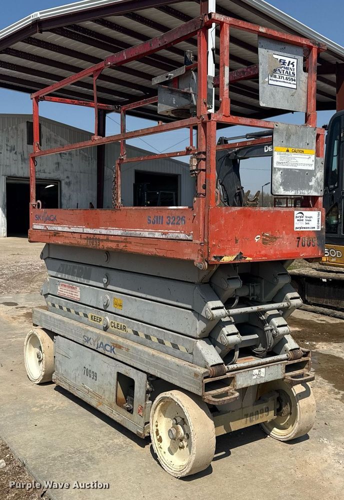 image for item DM5704 2007 Skyjack SJIII 3226 scissor lift