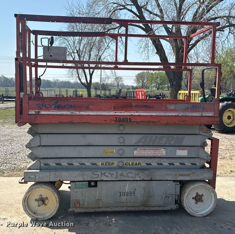 image for item DM5704 2007 Skyjack SJIII 3226 scissor lift