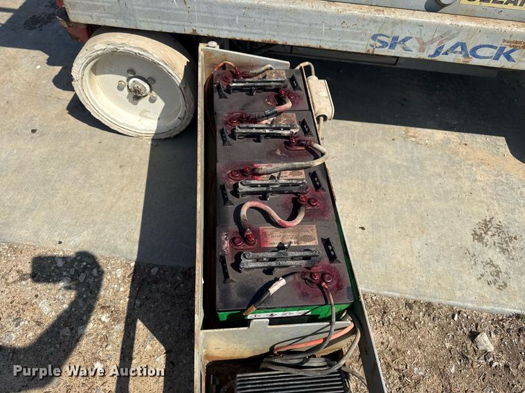 image for item DM5704 2007 Skyjack SJIII 3226 scissor lift