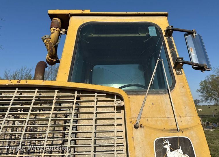 image for item DM5712 1984 John Deere 762A water wagon