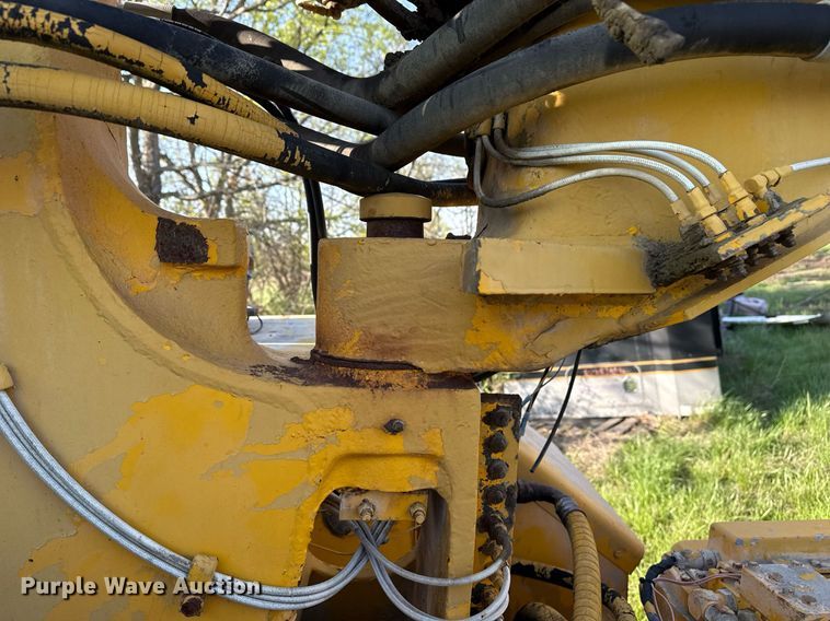 image for item DM5712 1984 John Deere 762A water wagon