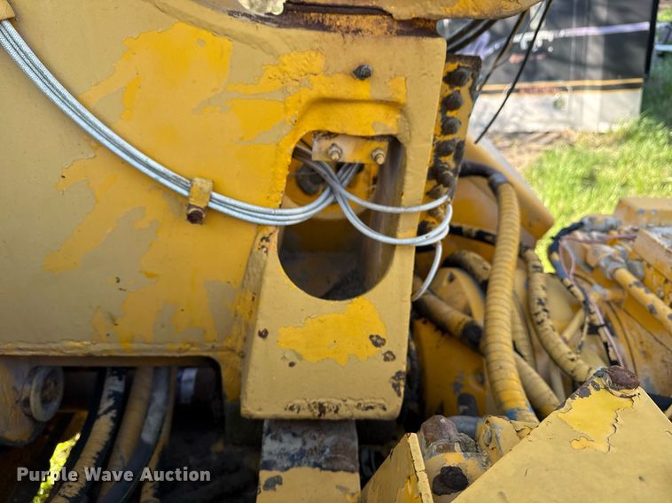 image for item DM5712 1984 John Deere 762A water wagon