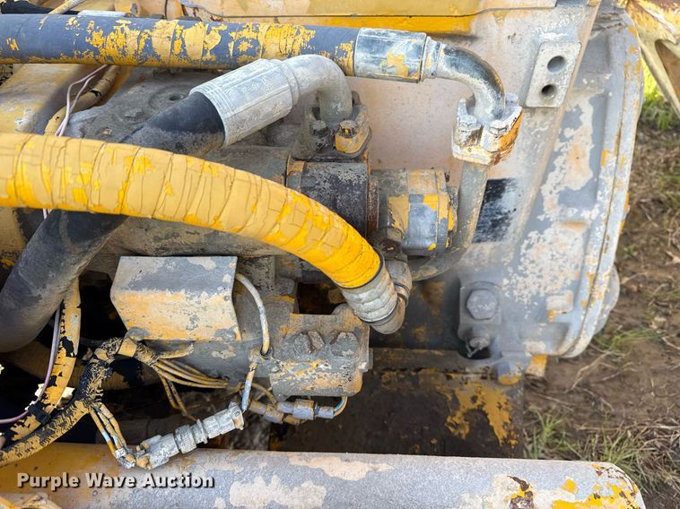 image for item DM5712 1984 John Deere 762A water wagon