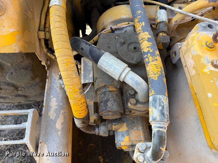 image for item DM5712 1984 John Deere 762A water wagon