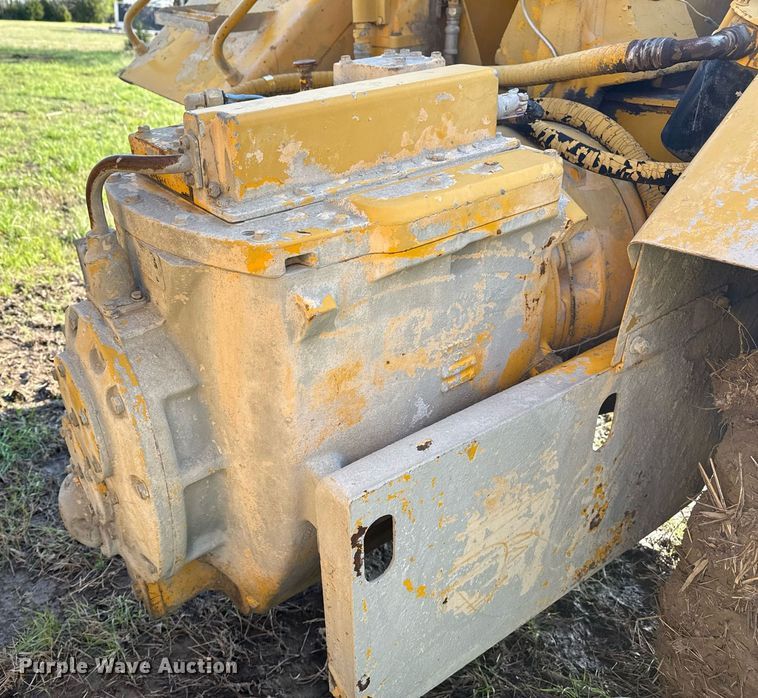 image for item DM5712 1984 John Deere 762A water wagon