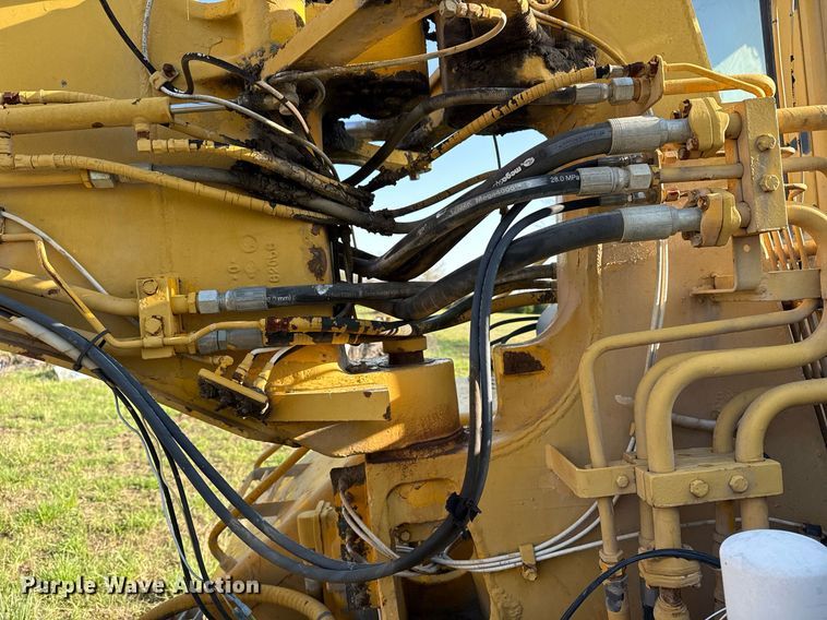 image for item DM5712 1984 John Deere 762A water wagon