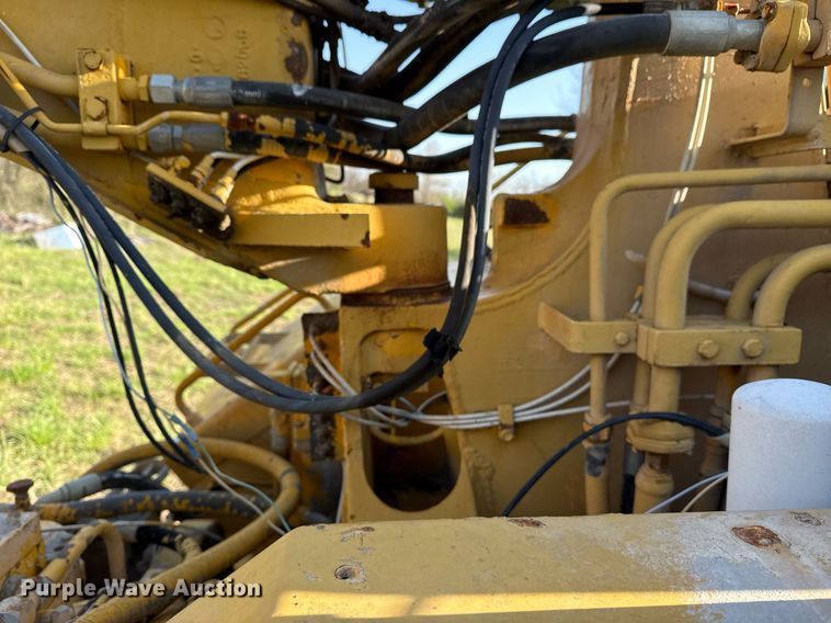 image for item DM5712 1984 John Deere 762A water wagon