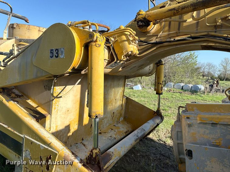 image for item DM5712 1984 John Deere 762A water wagon