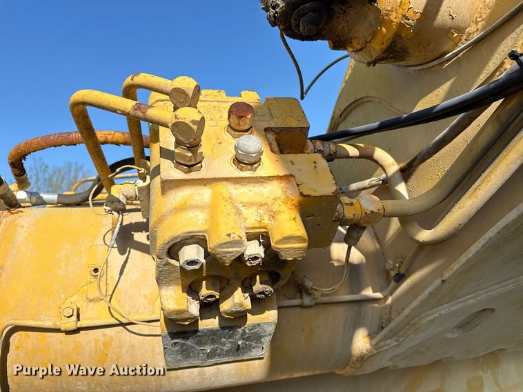 image for item DM5712 1984 John Deere 762A water wagon