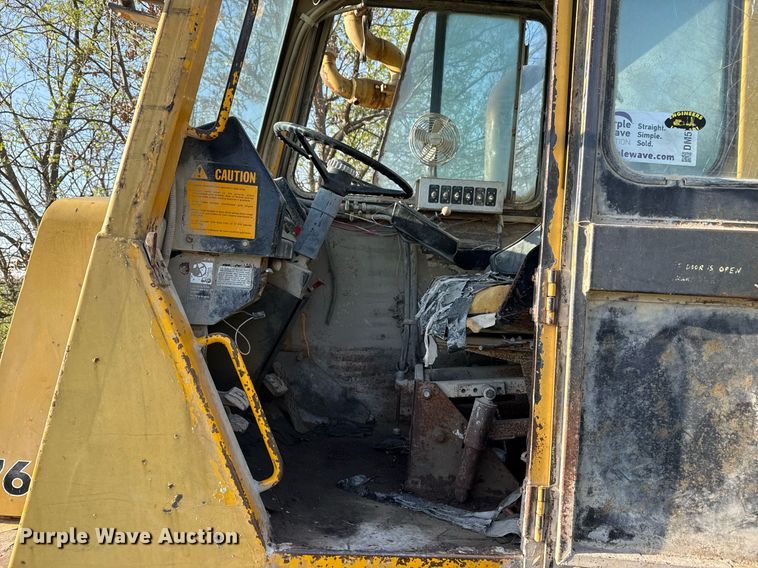 image for item DM5712 1984 John Deere 762A water wagon