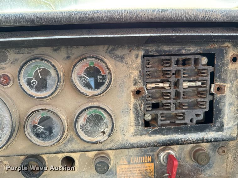 image for item DM5712 1984 John Deere 762A water wagon