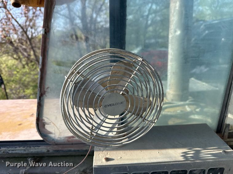 image for item DM5712 1984 John Deere 762A water wagon