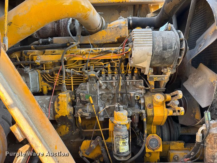 image for item DM5712 1984 John Deere 762A water wagon