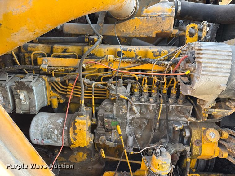 image for item DM5712 1984 John Deere 762A water wagon