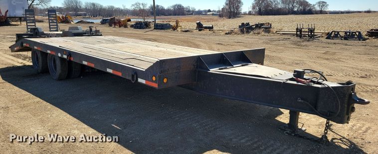 image for item DN3710 1997 Eager Beaver equipment trailer
