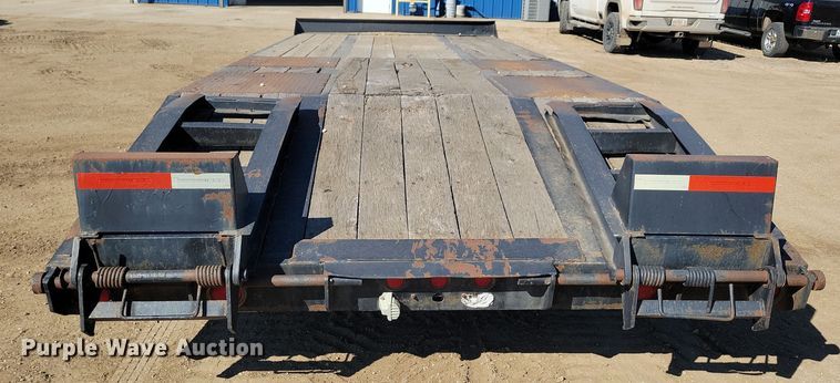 image for item DN3710 1997 Eager Beaver equipment trailer