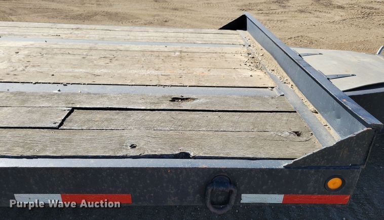 image for item DN3710 1997 Eager Beaver equipment trailer