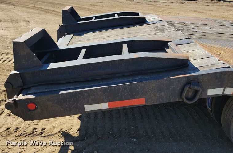 image for item DN3710 1997 Eager Beaver equipment trailer