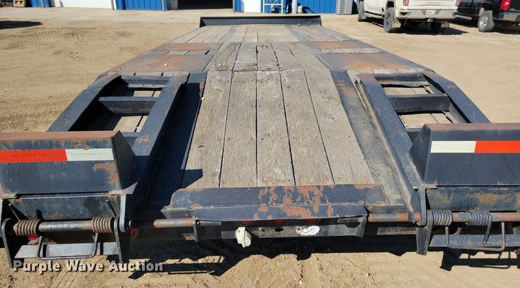 image for item DN3710 1997 Eager Beaver equipment trailer