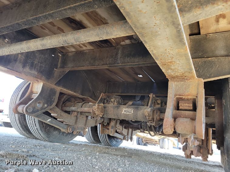 image for item DN3710 1997 Eager Beaver equipment trailer