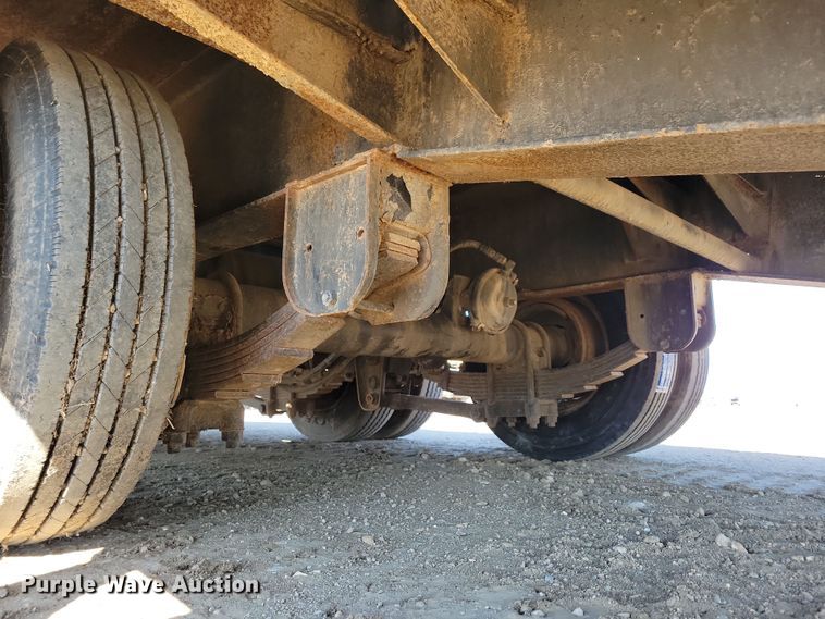 image for item DN3710 1997 Eager Beaver equipment trailer