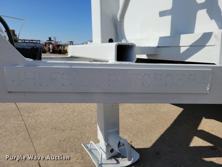 image for item DN3721 1993 Gold Star fuel trailer