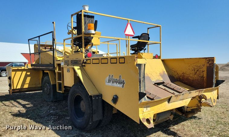 image for item DN3722 Rosco SPRHH chip spreader