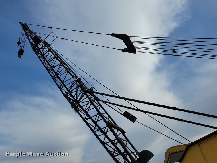 image for item DN3723 1969 American 4250 crane