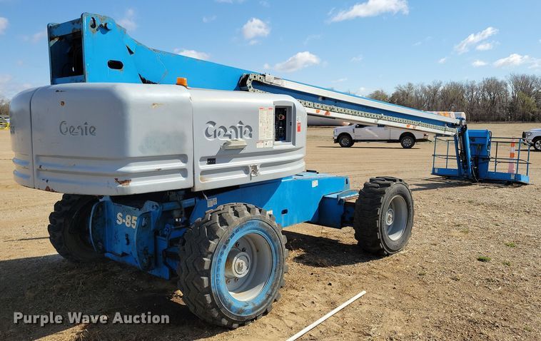 image for item DN3728 2008 Genie S-85 boom lift