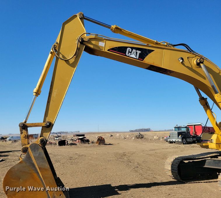 image for item DN3731 1999 Caterpillar 325BL excavator
