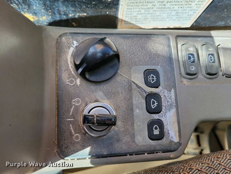 image for item DN3731 1999 Caterpillar 325BL excavator