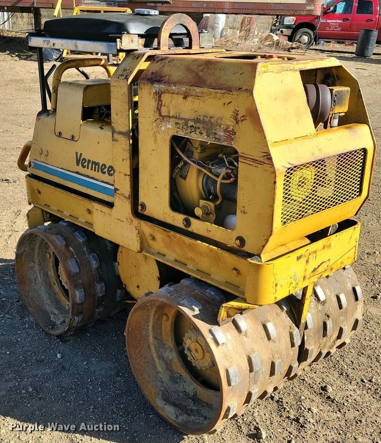 image for item DN3732 1991 Vermeer TC23-33 trench compactor