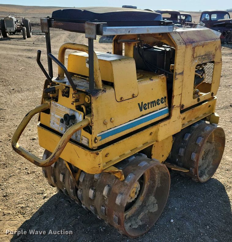image for item DN3732 1991 Vermeer TC23-33 trench compactor