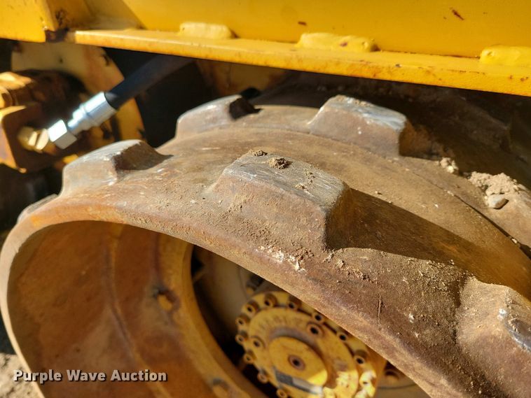 image for item DN3732 1991 Vermeer TC23-33 trench compactor