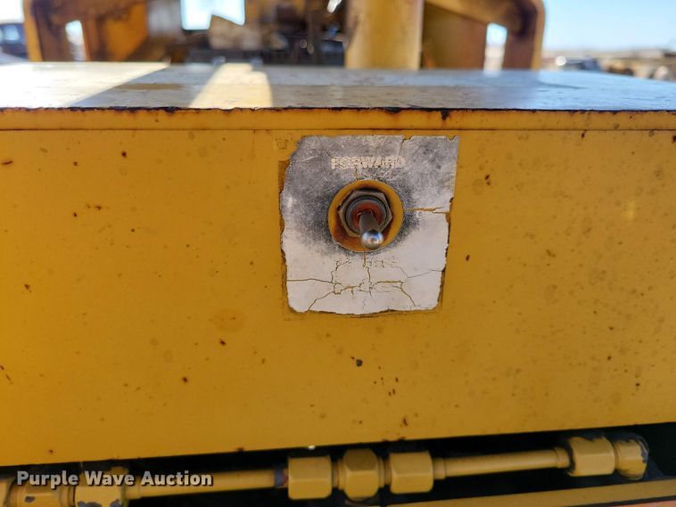 image for item DN3732 1991 Vermeer TC23-33 trench compactor