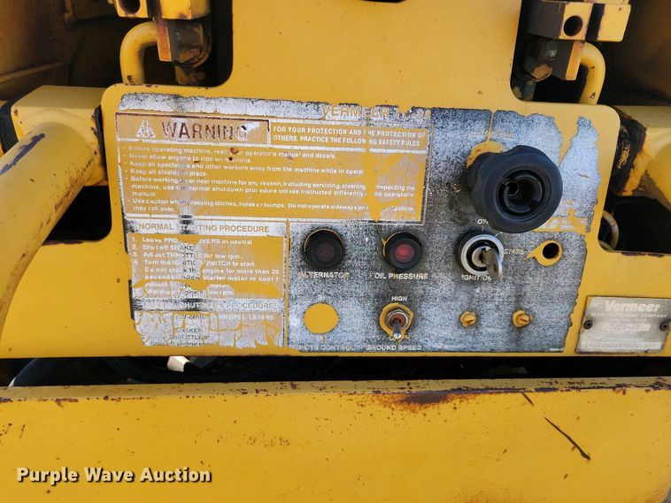 image for item DN3732 1991 Vermeer TC23-33 trench compactor