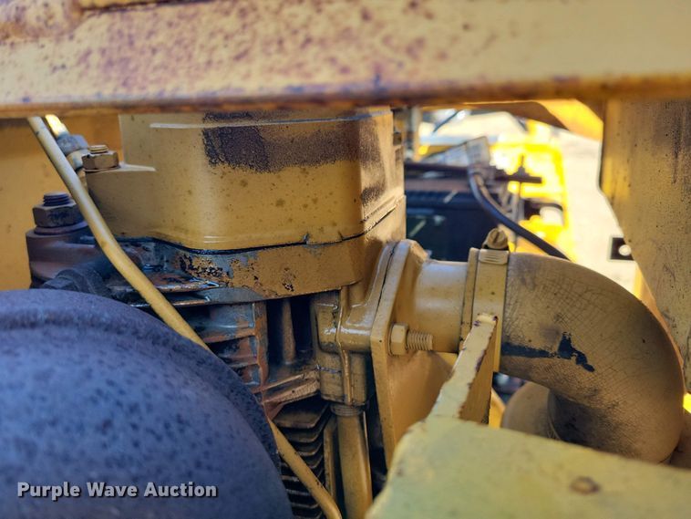 image for item DN3732 1991 Vermeer TC23-33 trench compactor