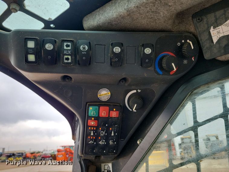 image for item DN3738 2023 John Deere 320G skid steer loader