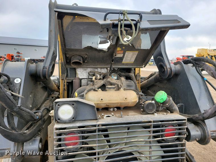 image for item DN3738 2023 John Deere 320G skid steer loader