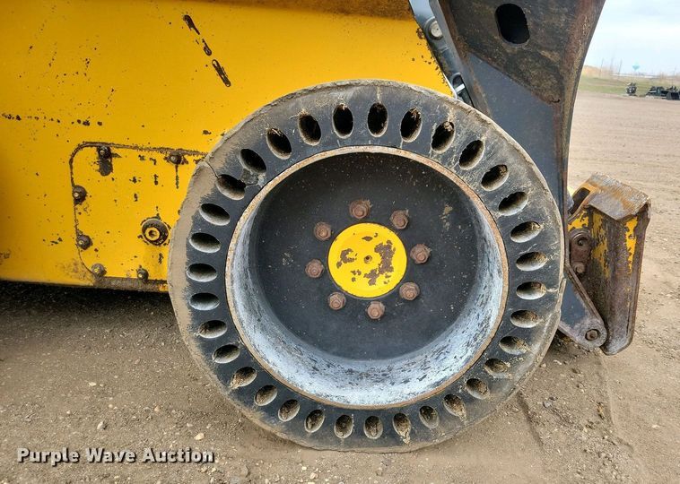 image for item DN3738 2023 John Deere 320G skid steer loader