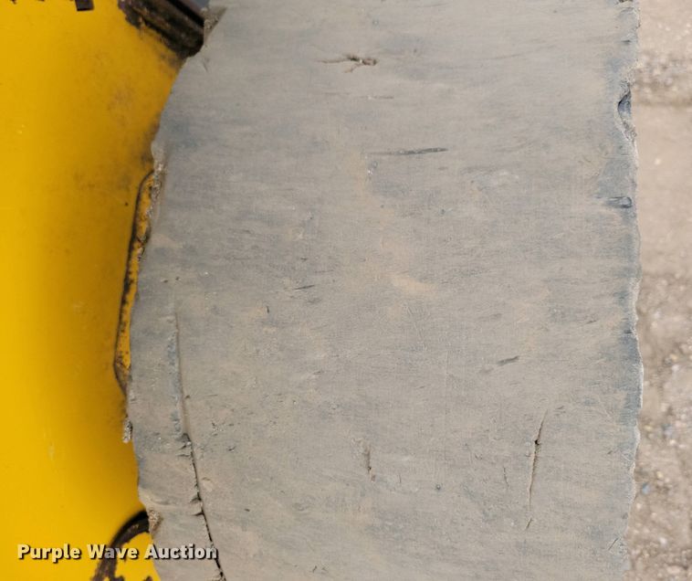 image for item DN3738 2023 John Deere 320G skid steer loader