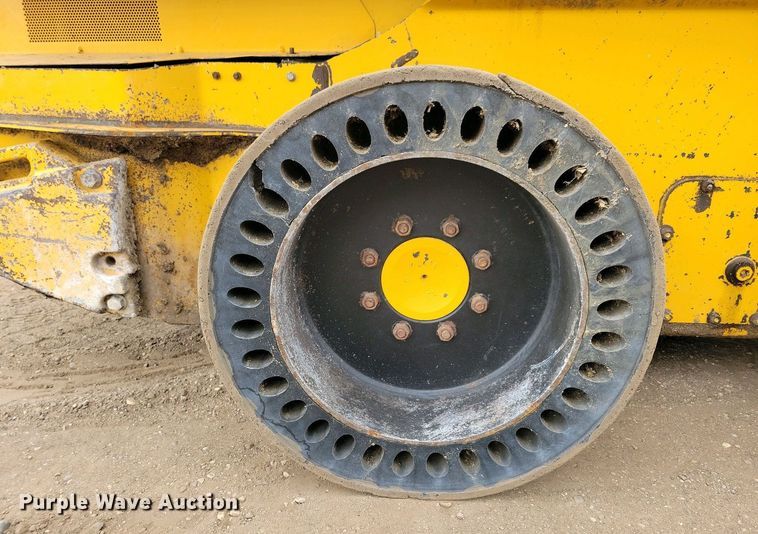 image for item DN3738 2023 John Deere 320G skid steer loader