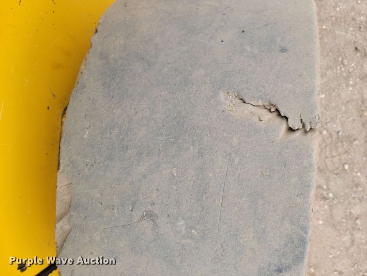 image for item DN3738 2023 John Deere 320G skid steer loader