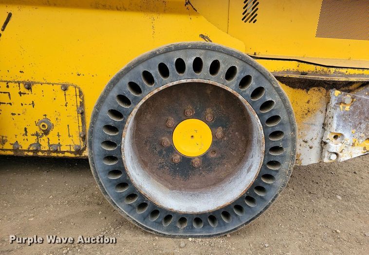 image for item DN3738 2023 John Deere 320G skid steer loader