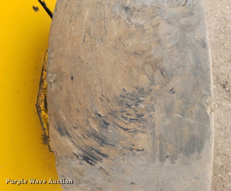 image for item DN3738 2023 John Deere 320G skid steer loader