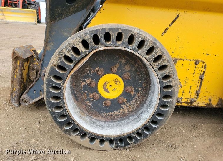 image for item DN3738 2023 John Deere 320G skid steer loader