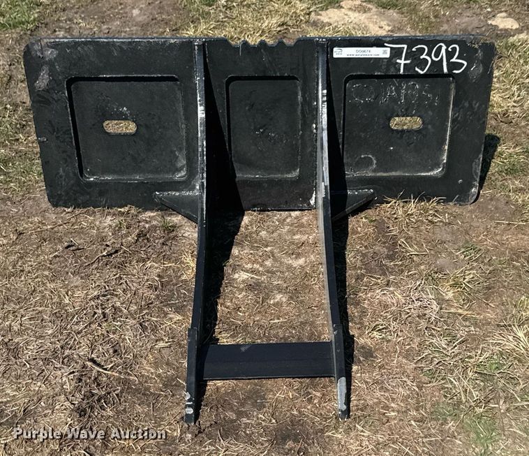 image for item DO0674 Kit Containers QT-RD skid steer rock digger