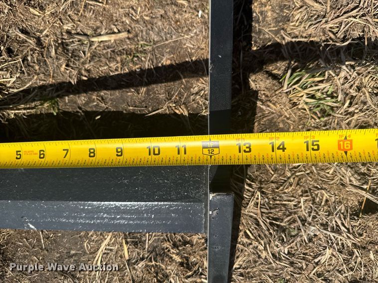 image for item DO0674 Kit Containers QT-RD skid steer rock digger