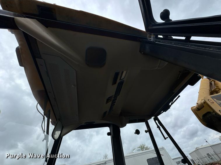 image for item DO0742 2000 Caterpillar 416C backhoe