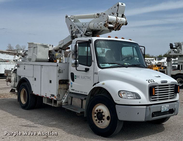 image for item DO0768 2007 Freightliner Business Class M2 bucket truck